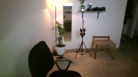 Snapshot of juan235665 chatting on June 8, 1:28 am juan235665 online show from June 8, 1:28 am