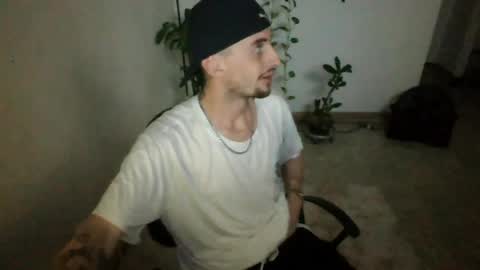 Snapshot of juan235665 chatting on August 2, 2:54 am juan235665 online show from August 2, 2:54 am