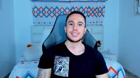 Snapshot of juan__jimenez chatting on December 16, 2:47 am Juan online show from December 16, 2:47 am