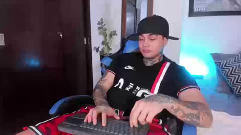 Snapshot of juan_alvarez18 chatting on September 9, 8:19 pm juan_alvarez18 online show from September 9, 8:19 pm