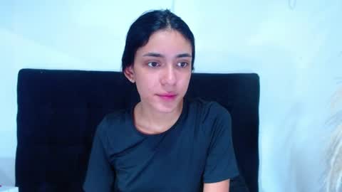 Snapshot of juan_and_luciana chatting on June 19, 12:09 pm online show from June 19, 12:09 pm