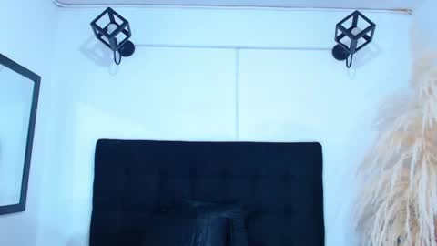 Snapshot of juan_and_luciana chatting on June 27, 11:48 am online show from June 27, 11:48 am