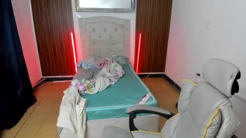 juan_and_luke online show from February 22, 12:47 pm