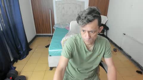 juan_and_luke online show from April 17, 12:08 pm