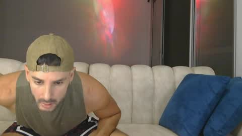 juan_axel_ online show from April 1, 2:56 am