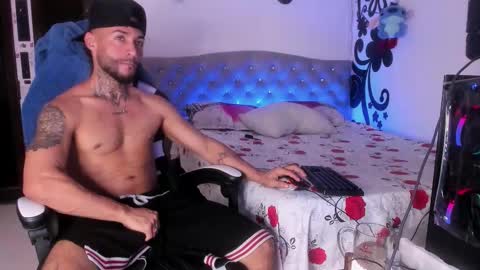 juan online show from December 15, 9:30 pm