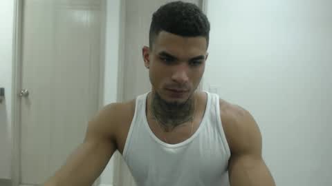 Snapshot of juan_gomez_1 chatting on December 10, 10:26 pm juan_gomez_1 online show from December 10, 10:26 pm