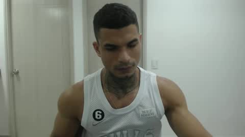 Snapshot of juan_gomez_1 chatting on December 11, 10:16 pm juan_gomez_1 online show from December 11, 10:16 pm