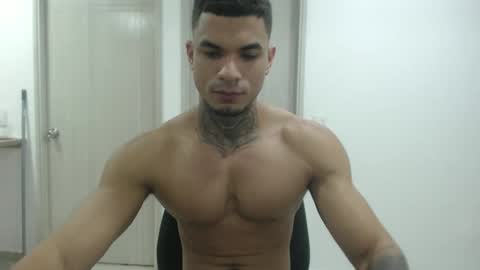 Snapshot of juan_gomez_1 chatting on December 15, 10:37 pm juan_gomez_1 online show from December 15, 10:37 pm