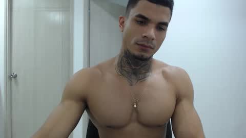 Snapshot of juan_gomez_1 chatting on December 26, 11:46 pm juan_gomez_1 online show from December 26, 11:46 pm