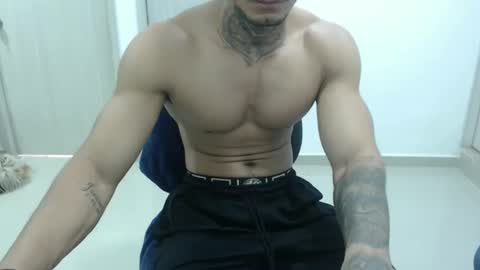 Snapshot of juan_gomez_1 chatting on February 25, 8:19 pm juan_gomez_1 online show from February 25, 8:19 pm