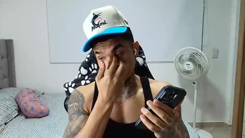 juan_gomez_1 online show from January 10, 12:01 am