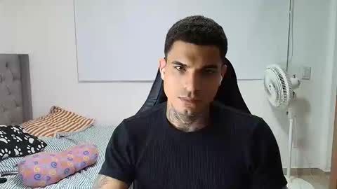 juan_gomez_1 online show from January 16, 12:25 am