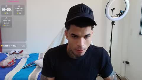 Snapshot of juan_gomez_1 chatting on March 14, 4:12 pm juan_gomez_1 online show from March 14, 4:12 pm