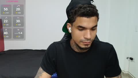 Snapshot of juan_gomez_1 chatting on April 8, 8:58 am juan_gomez_1 online show from April 8, 8:58 am