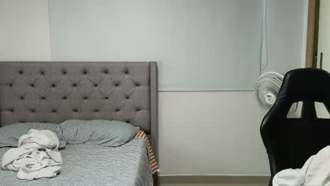 Snapshot of juan_gomez_1 chatting on July 14, 12:00 pm juan_gomez_1 online show from July 14, 12:00 pm