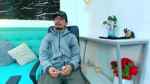 JUAN JOSE online show from January 9, 3:31 am