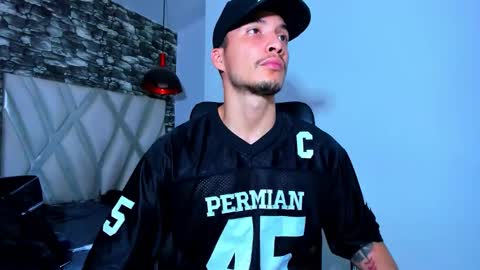 Snapshot of juan_jsmith chatting on February 8, 11:52 pm juan_jsmith online show from February 8, 11:52 pm