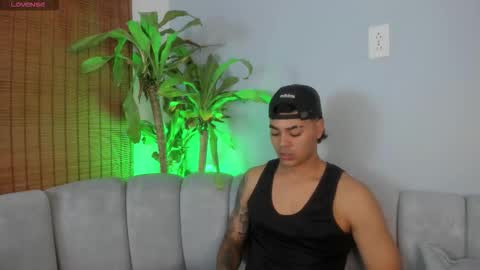 juan_lopez00 online show from February 28, 4:57 am
