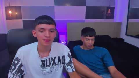 Snapshot of juan_nd_steven chatting on February 8, 7:26 am JuanSteven online show from February 8, 7:26 am