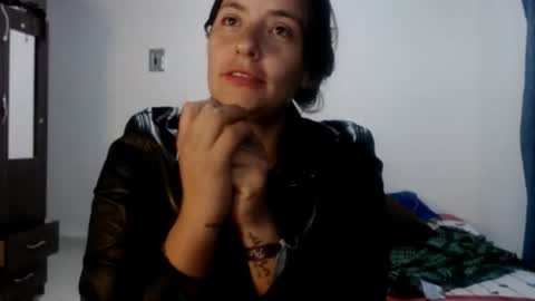 Snapshot of juana_monte chatting on June 19, 1:54 am juana_monte online show from June 19, 1:54 am