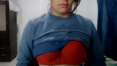Snapshot of juana_monte chatting on June 20, 12:03 am juana_monte online show from June 20, 12:03 am