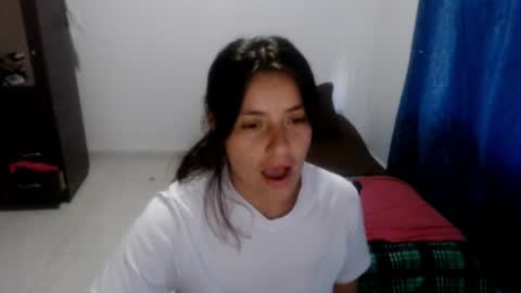 Snapshot of juana_monte chatting on June 23, 10:41 pm juana_monte online show from June 23, 10:41 pm