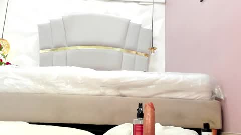 juana_valentina1 online show from March 12, 12:10 am