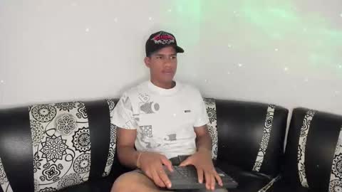 Snapshot of juanbigcock21cm chatting on April 16, 4:30 pm juan jose online show from April 16, 4:30 pm