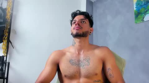 Juan Esteban online show from February 8, 1:58 pm