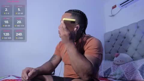 independent model online show from September 25, 4:49 am