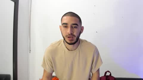 Snapshot of juandiegokingx chatting on March 3, 1:31 pm Juan Diego Uribe online show from March 3, 1:31 pm