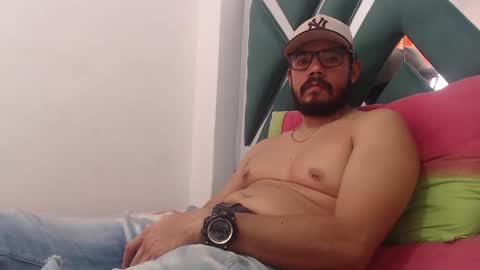 Snapshot of juanfe_style chatting on September 16, 6:09 pm juanfe_style online show from September 16, 6:09 pm