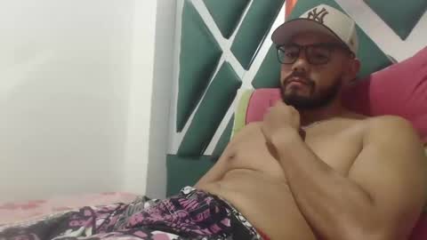 Snapshot of juanfe_style chatting on September 19, 1:18 am juanfe_style online show from September 19, 1:18 am