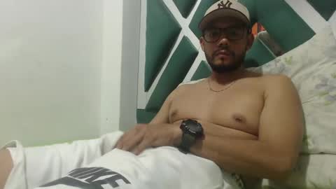 Snapshot of juanfe_style chatting on November 12, 11:14 pm juanfe_style online show from November 12, 11:14 pm