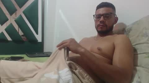 Snapshot of juanfe_style chatting on March 15, 6:14 pm juanfe_style online show from March 15, 6:14 pm