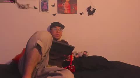 juanftmaria2 online show from October 9, 10:41 pm