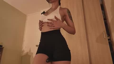 Snapshot of juanilla99 chatting on October 1, 4:40 am juanilla99 online show from October 1, 4:40 am