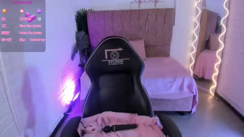 JUANITA online show from November 23, 11:43 am