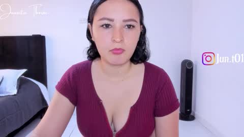 Snapshot of juanita_thorne chatting on February 17, 6:47 pm online show from February 17, 6:47 pm