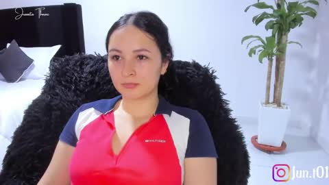 Snapshot of juanita_thorne chatting on February 21, 10:55 pm online show from February 21, 10:55 pm