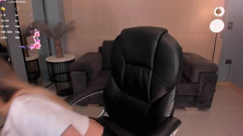 Juanita Clay online show from March 7, 12:12 pm