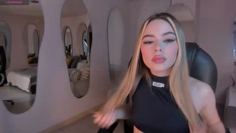 Juanita Clay online show from October 12, 6:18 pm