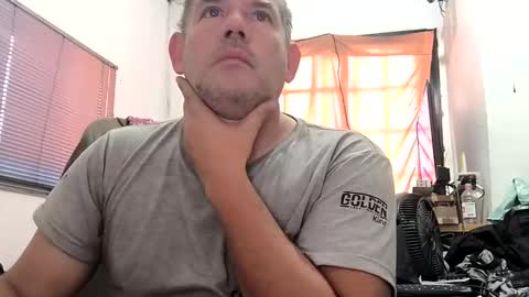 Snapshot of juanma_yahoo chatting on November 9, 9:29 am Juan Manuel online show from November 9, 9:29 am