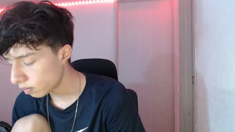 Snapshot of juanmres chatting on December 17, 3:12 am juanmres online show from December 17, 3:12 am