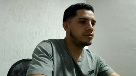 Snapshot of juanperez1999777 chatting on June 8, 11:38 pm juanperez1999777 online show from June 8, 11:38 pm