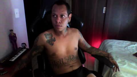 Snapshot of juanpt69 chatting on January 3, 5:06 am juanpt69 online show from January 3, 5:06 am