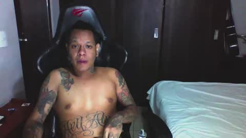 Snapshot of juanpt69 chatting on March 2, 1:15 am juanpt69 online show from March 2, 1:15 am