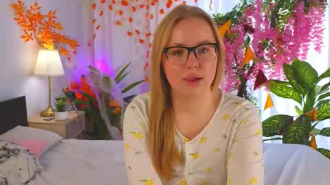 Snapshot of juditwilson chatting on November 13, 8:24 am Judith online show from November 13, 8:24 am