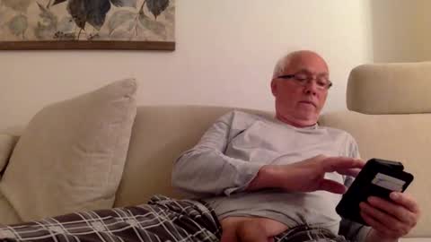 juergener342205 online show from April 28, 2:21 am